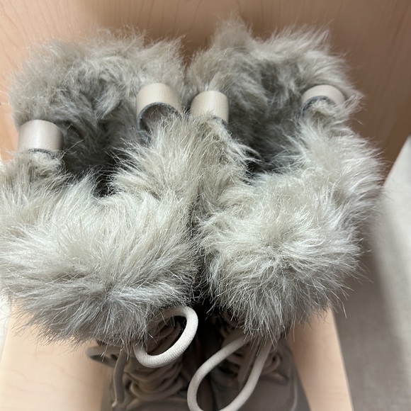 Sorel Joan of Arctic waterproof winter boots with fur - Picture 8 of 9